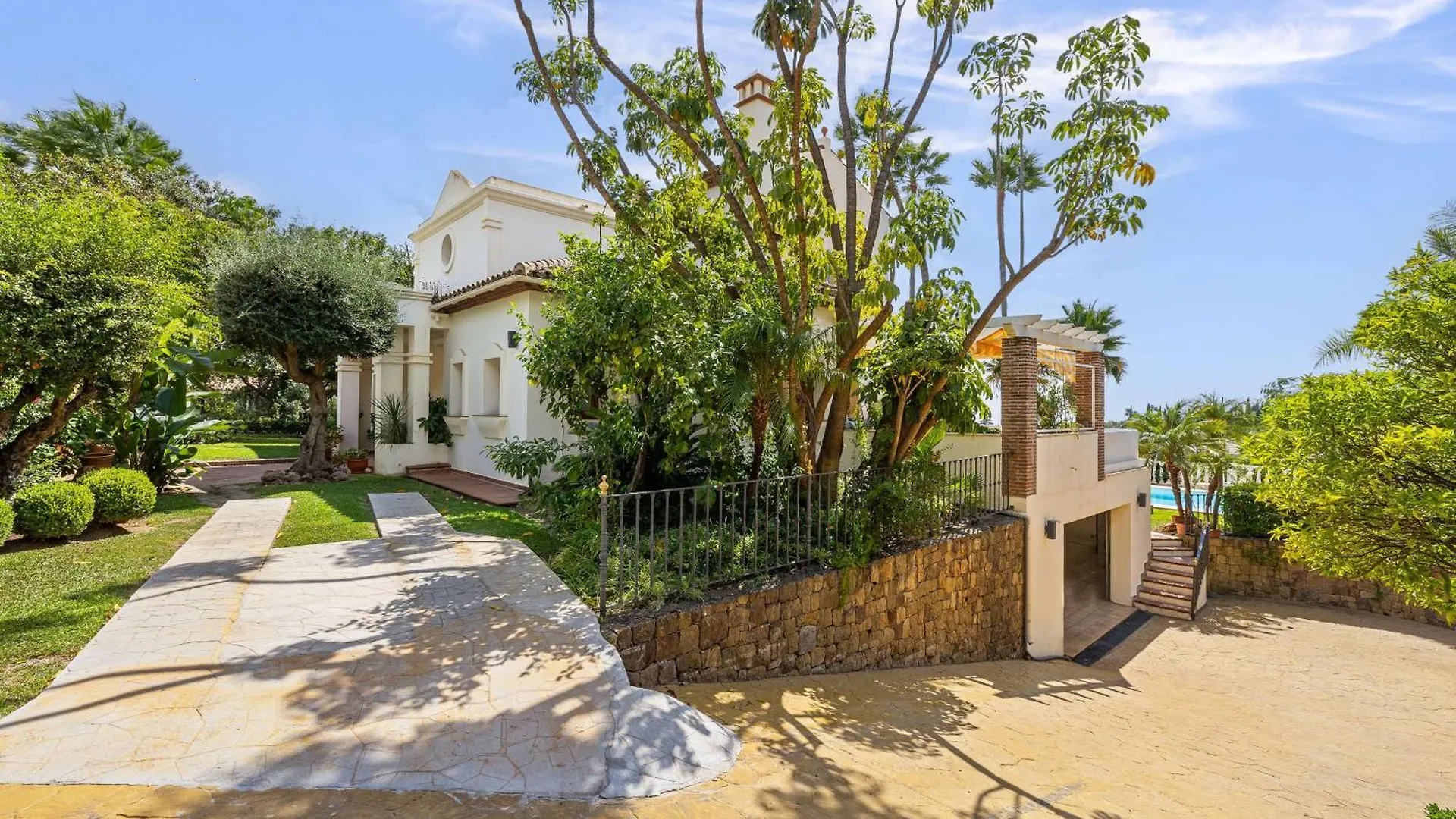 Villa Caramel - Excellent Location In Golden Mile Marbella