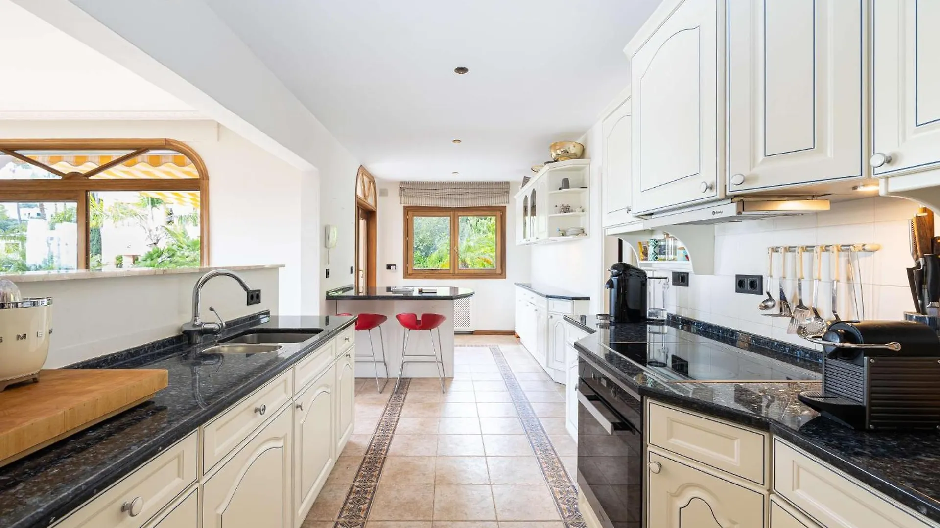 Villa Caramel - Excellent Location In Golden Mile Marbella 0*,