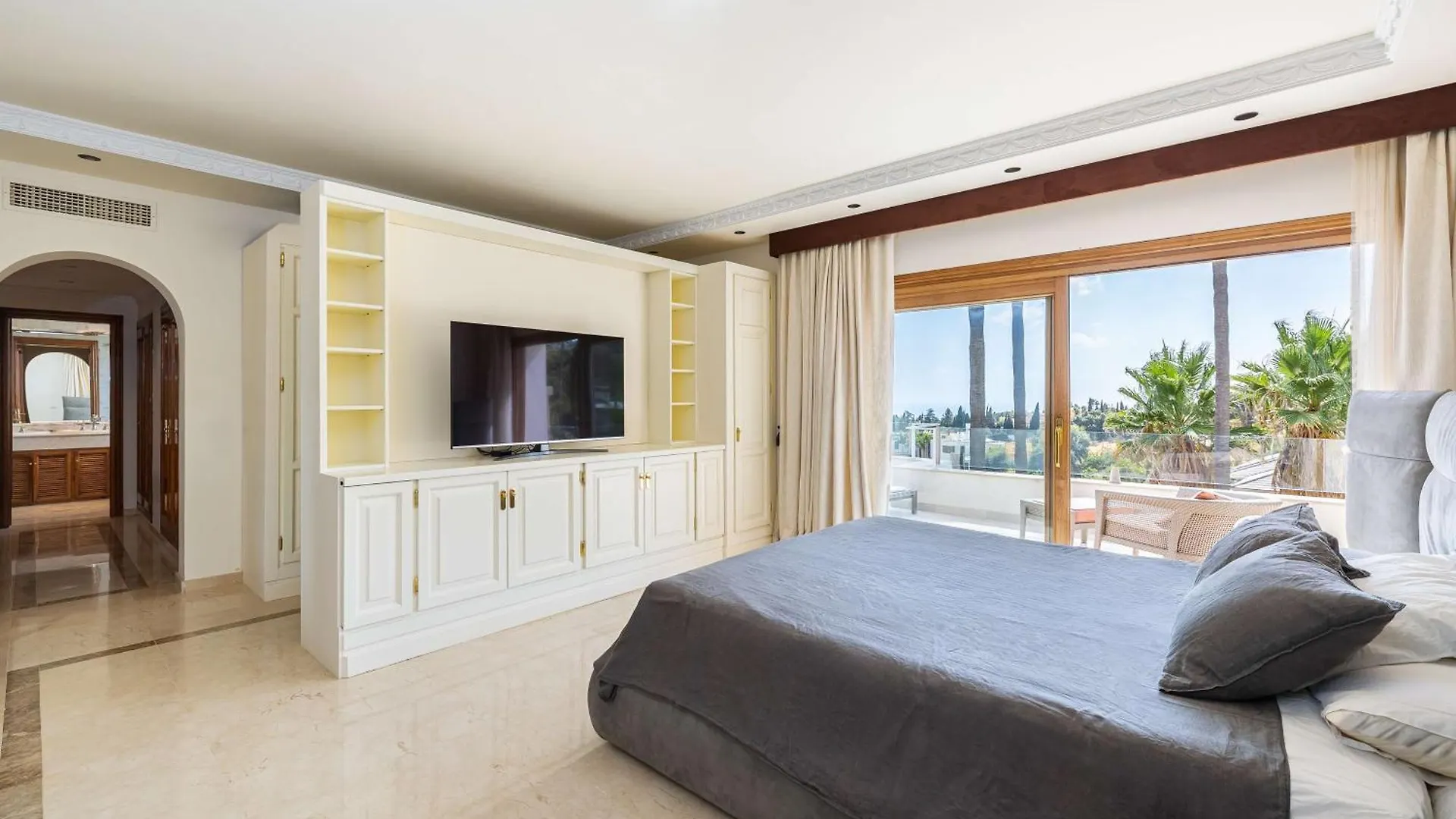Villa Caramel - Excellent Location In Golden Mile Marbella